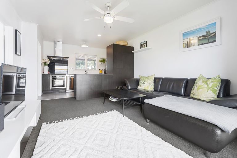 Photo of property in 1/10 Ron Keat Drive, Papakura, 2110
