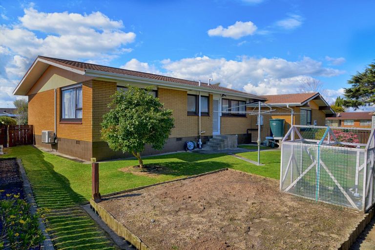 Photo of property in 5 Beaumaris Way, Conifer Grove, Takanini, 2112