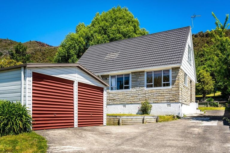Photo of property in 226 Waddington Drive, Naenae, Lower Hutt, 5011