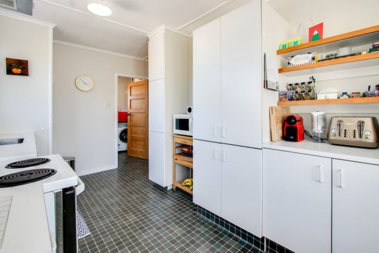 Photo of property in 48 Russell Road, Marewa, Napier, 4110