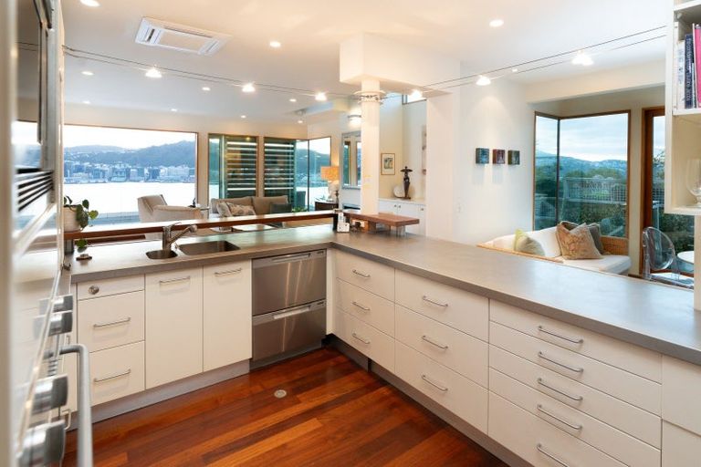 Photo of property in 20 The Crescent, Roseneath, Wellington, 6011