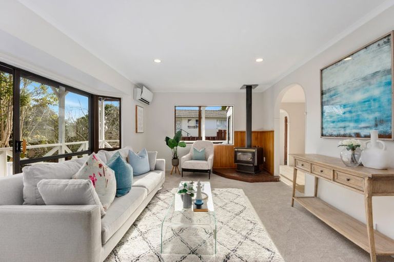 Photo of property in 1/12 Shanaway Rise, Hillcrest, Auckland, 0627