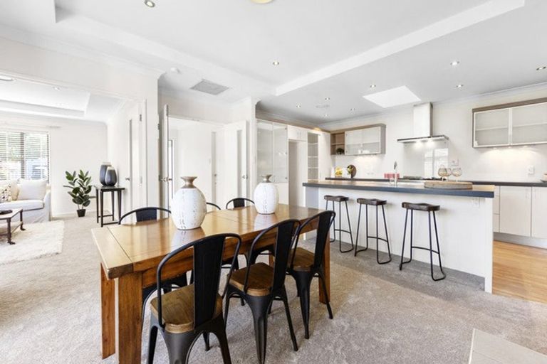 Photo of property in 19 Sovereign Gardens, Halswell, Christchurch, 8025