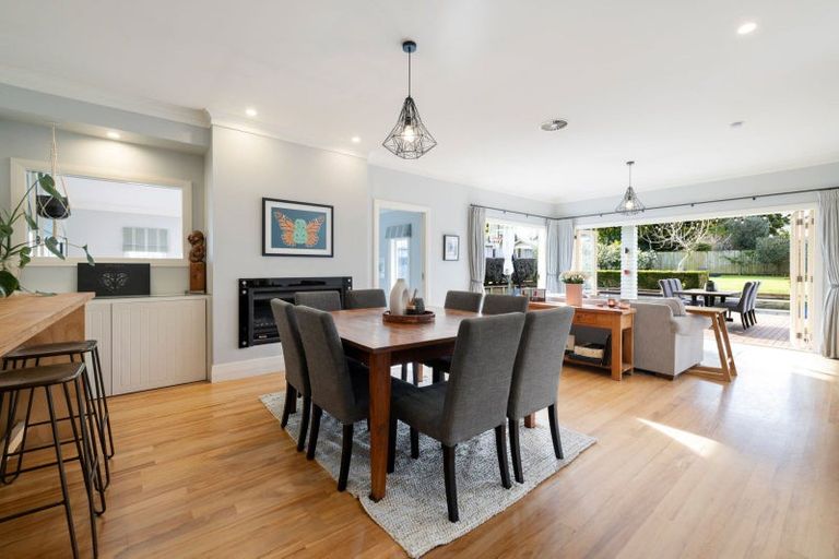 Photo of property in 30 Williams Street, Cambridge, 3434