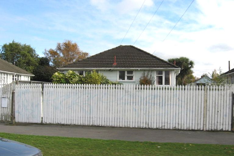 Photo of property in 17 Oakland Street, Northcote, Christchurch, 8052