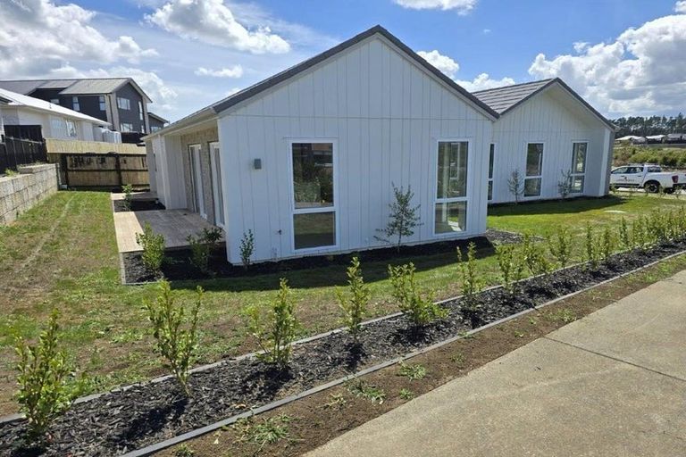 Photo of property in 20 Arohaina Avenue, Karaka, 2124