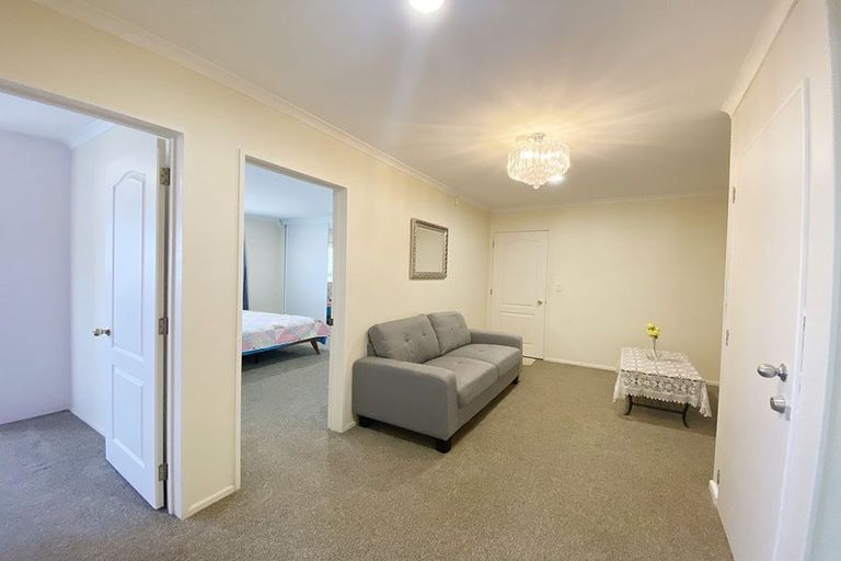 Photo of property in 12 Pistachio Place, Goodwood Heights, Auckland, 2105