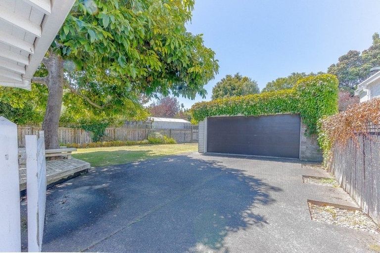 Photo of property in 16 Grey Street, College Estate, Whanganui, 4500