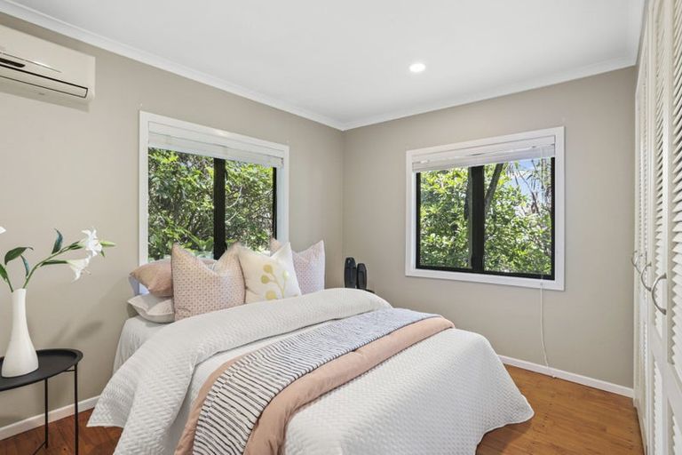 Photo of property in 6 Otitori Bay Road, Titirangi, Auckland, 0604