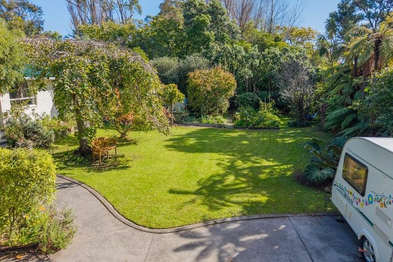 Photo of property in 15 Alexander Street, Waikanae, 5036