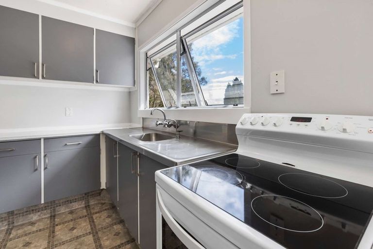 Photo of property in 69 Aquarius Drive, Kawaha Point, Rotorua, 3010