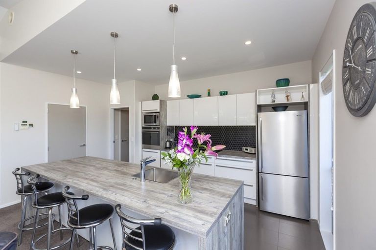 Photo of property in 2 Te Heke Place, Waikanae, 5036