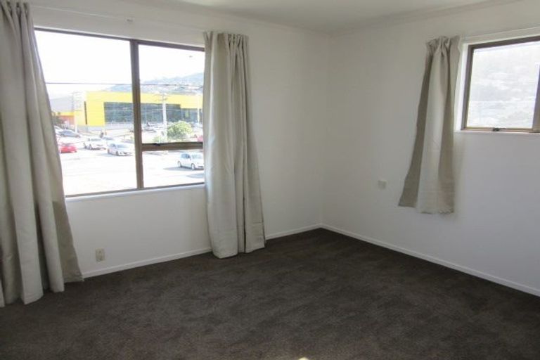Photo of property in 2/103 Rongotai Road, Kilbirnie, Wellington, 6022