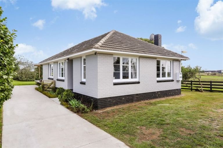 Photo of property in 104 Kaihau Road, Karioitahi, Waiuku, 2683