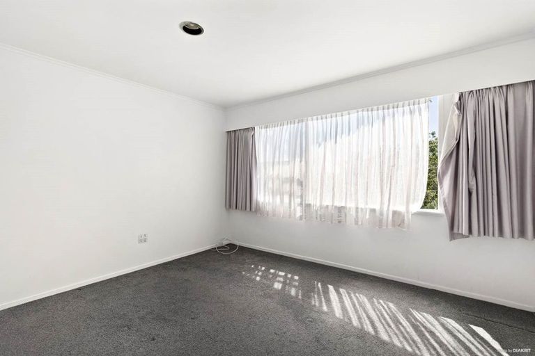 Photo of property in 13 Grenada Avenue, Forrest Hill, Auckland, 0620
