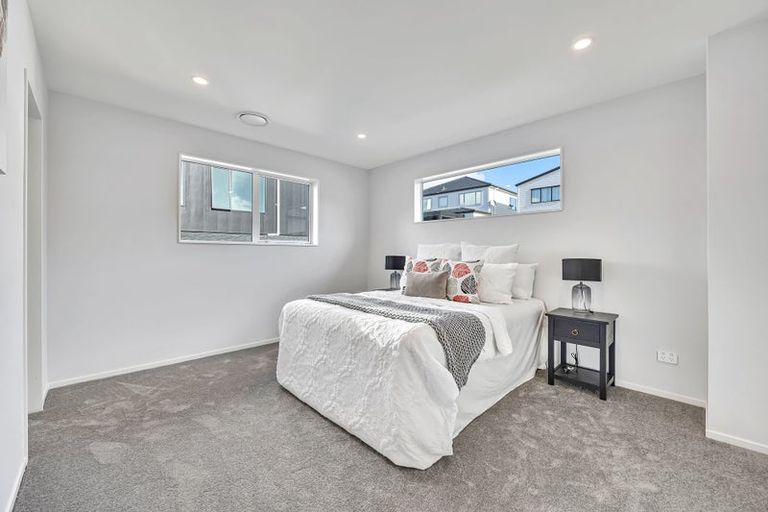Photo of property in 40 Drumnaconagher Road, Flat Bush, Auckland, 2019