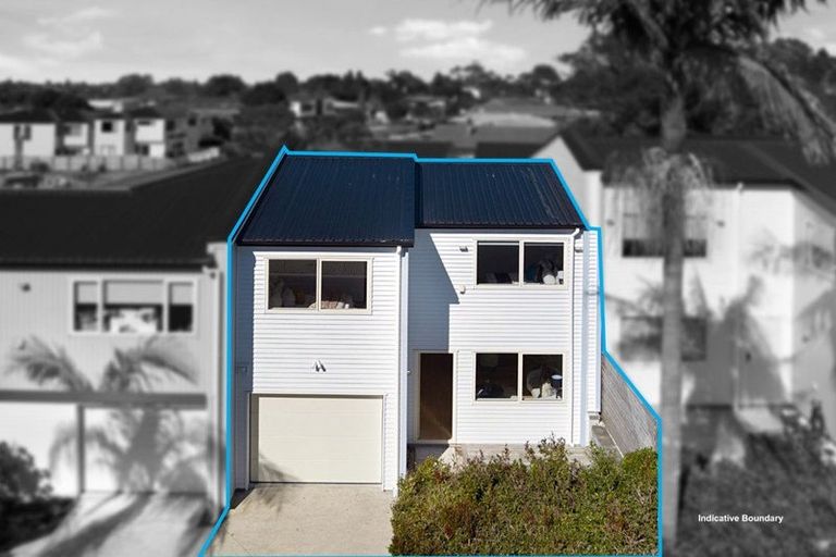 Photo of property in 24b Pipitea Place, Massey, Auckland, 0614