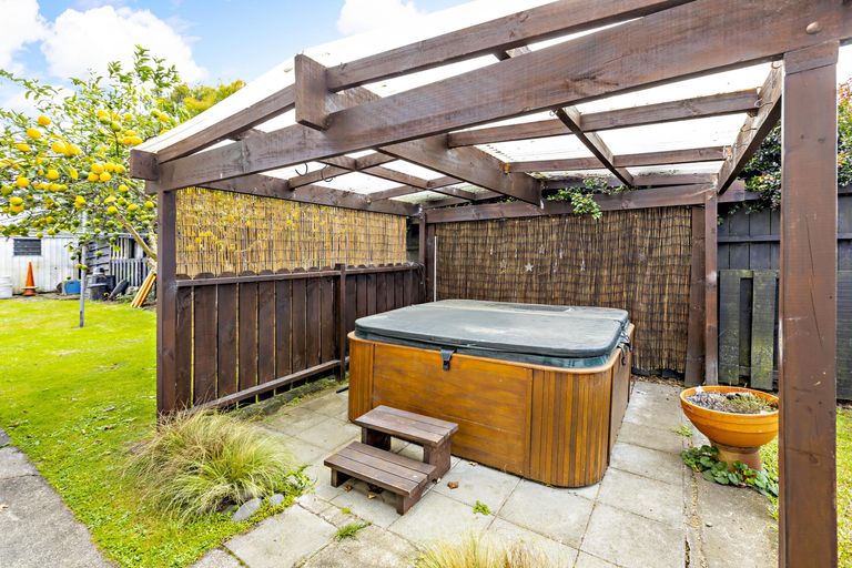 Photo of property in 1 Sunnypark Avenue, Rosehill, Papakura, 2113