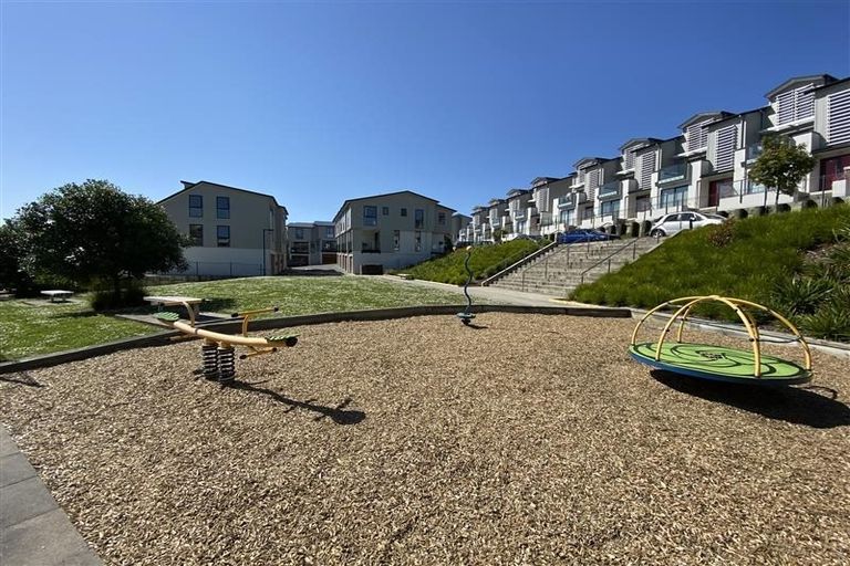 Photo of property in 40 Akeake Lane, Albany Heights, Auckland, 0632