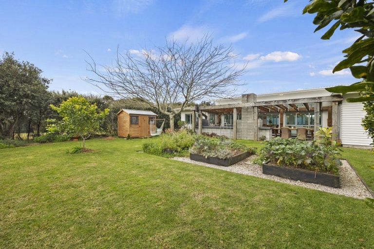 Photo of property in 15 Ti Tree Place, Mangawhai Heads, Mangawhai, 0505