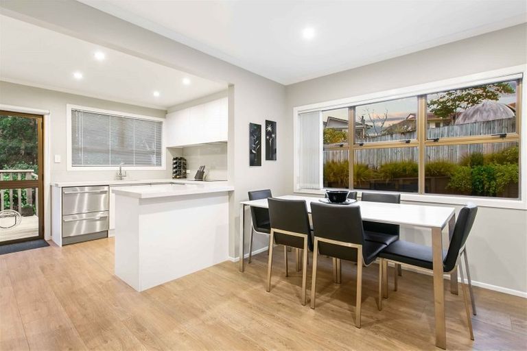 Photo of property in 1/40 Becroft Drive, Forrest Hill, Auckland, 0620