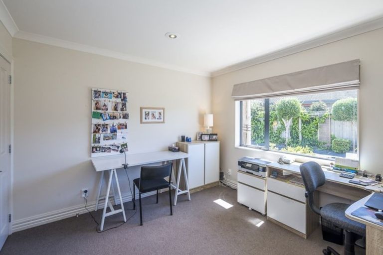 Photo of property in 3 Holcombe Drive, Paraparaumu, 5032