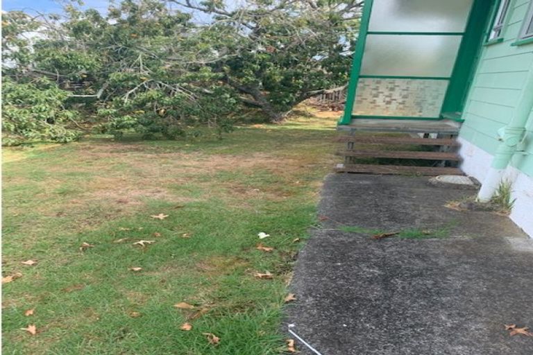 Photo of property in 2/1 Matua Place, Clendon Park, Auckland, 2103