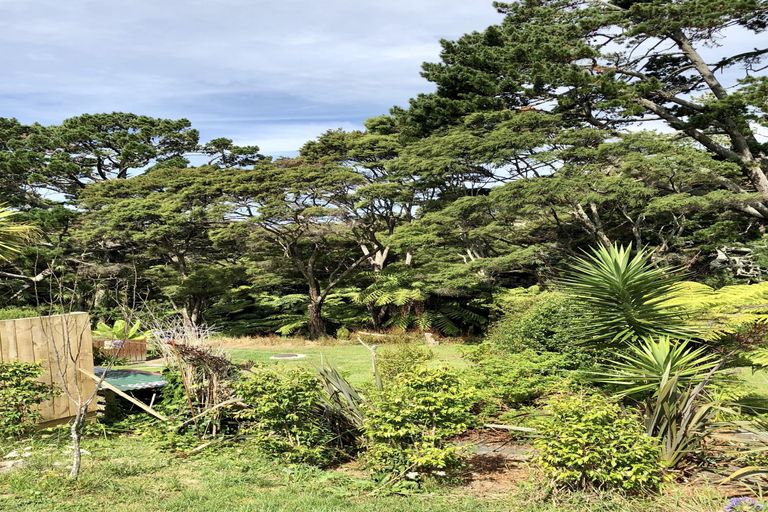 Photo of property in 12 Crystal Avenue, Glendene, Auckland, 0602