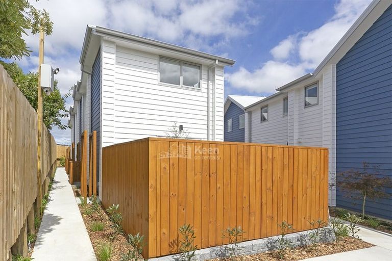 Photo of property in 6/22 Denver Avenue, Sunnyvale, Auckland, 0612
