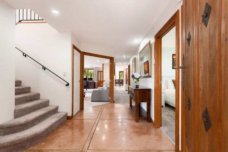 Photo of property in 2 La Cumbre Close, Bethlehem, Tauranga, 3110