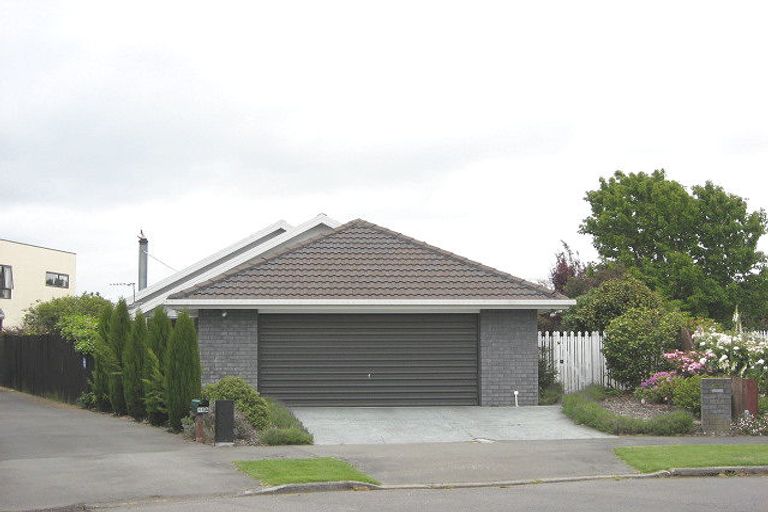 Photo of property in 15 Pinaster Place, Parklands, Christchurch, 8083