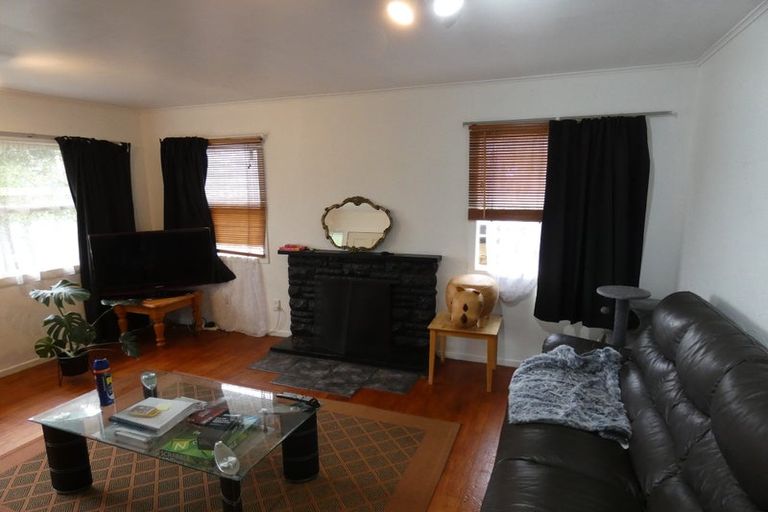 Photo of property in 39 Blease Street, New Lynn, Auckland, 0600