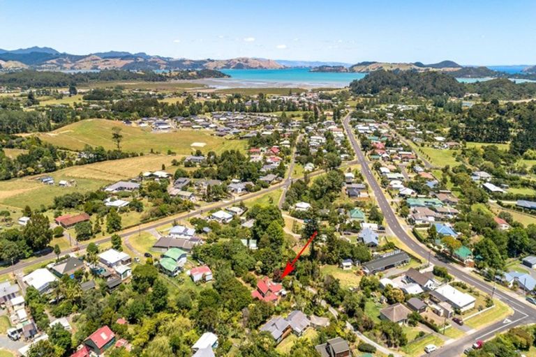 Photo of property in 2 Oxford Terrace, Coromandel, 3506
