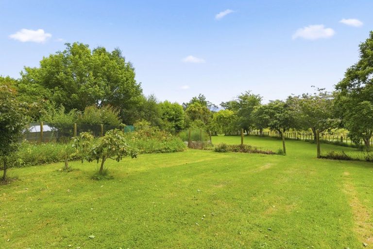 Photo of property in 19 Hadfield Road, Peka Peka, Waikanae, 5391
