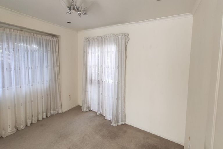 Photo of property in 48 Monte Cassino Place, Birkdale, Auckland, 0626