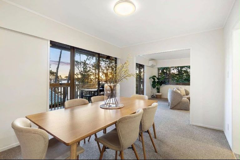 Photo of property in 32 Rosecamp Road, Beach Haven, Auckland, 0626