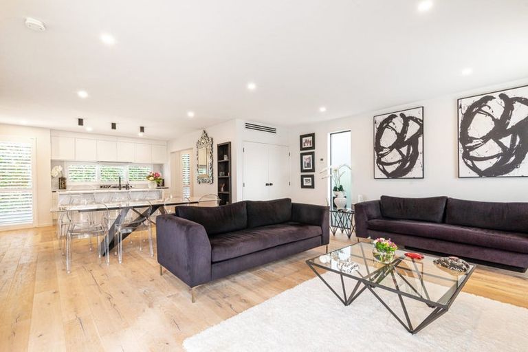 Photo of property in 18a Marama Street, Castor Bay, Auckland, 0620