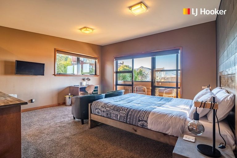 Photo of property in 71 Carroll Street, Dunedin Central, Dunedin, 9016