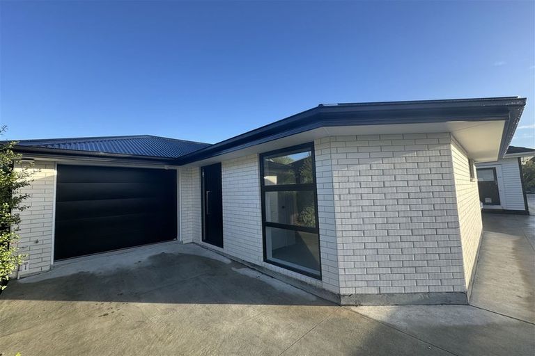 Photo of property in 11a Northcote Road, Northcote, Christchurch, 8052