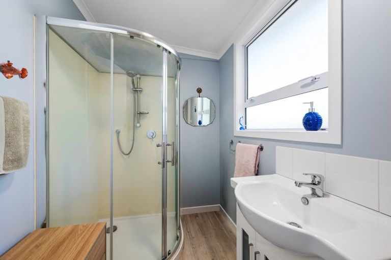 Photo of property in 24 Beach Road, Waikawa, Picton, 7220