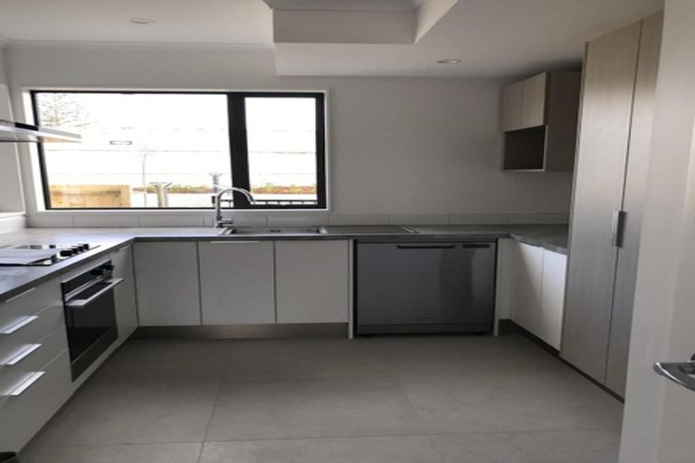 Photo of property in 26b Titoki Street, Te Atatu Peninsula, Auckland, 0610