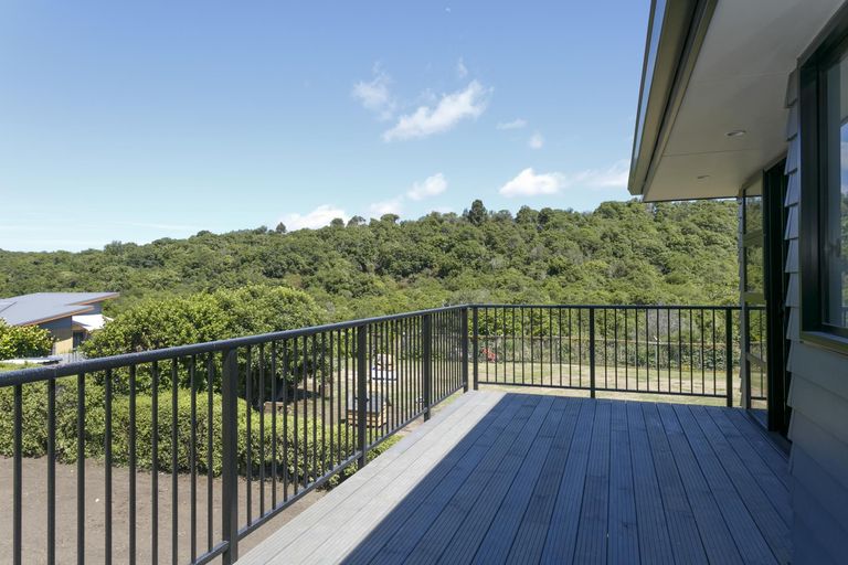 Photo of property in 9 Okaia Drive, Kinloch, Taupo, 3377