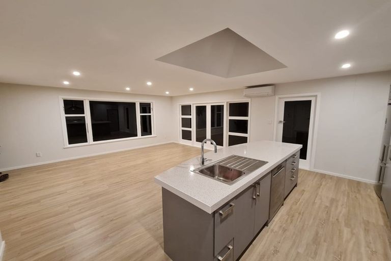 Photo of property in 11 Kiriwai Road, Paremata, Porirua, 5024