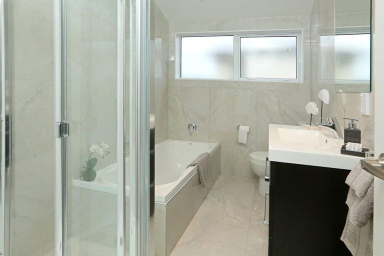 Photo of property in 679a Swanson Road, Swanson, Auckland, 0612