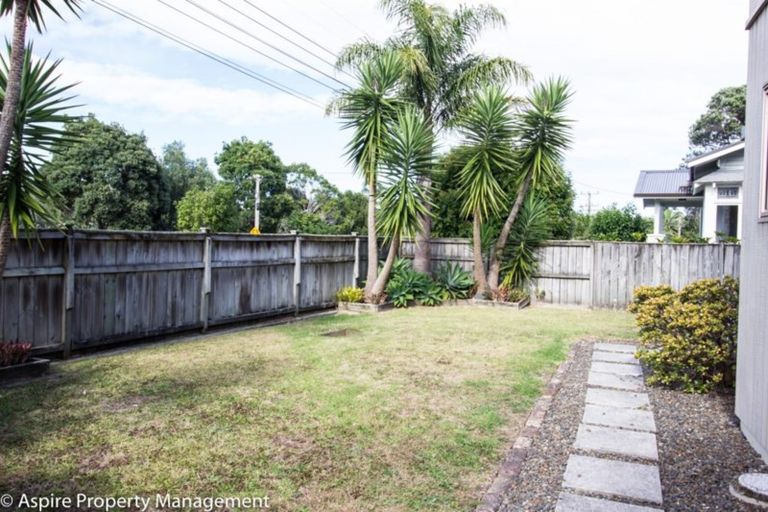 Photo of property in 1/8 Bayswater Avenue, Bayswater, Auckland, 0622