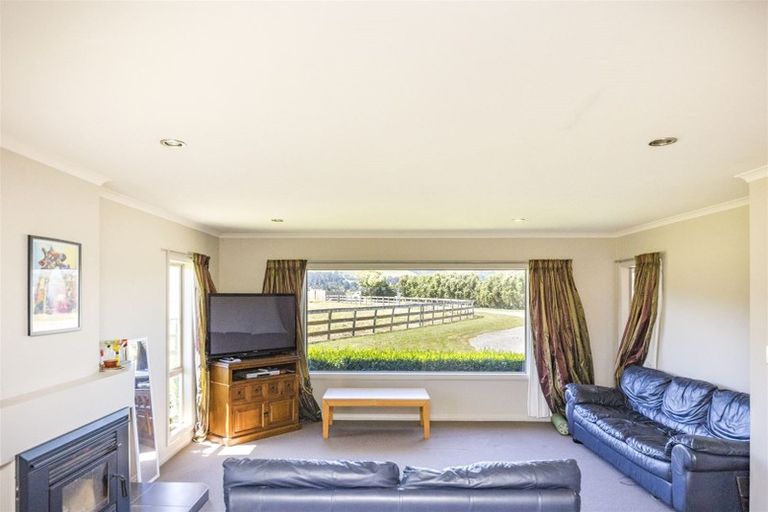 Photo of property in 711 Makerua Road, Tokomaru, Palmerston North, 4474