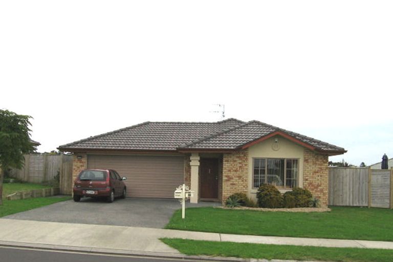 Photo of property in 28 Richfield Crescent, Westgate, Auckland, 0614