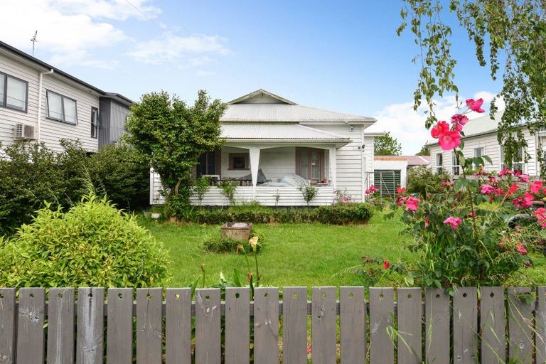 Photo of property in 6 Coates Street, Hamilton East, Hamilton, 3216