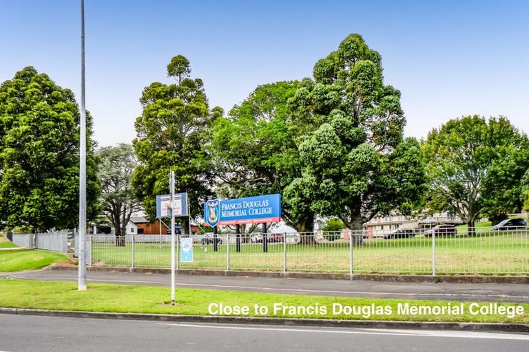 Photo of property in 8 Westwill Way, Westown, New Plymouth, 4310