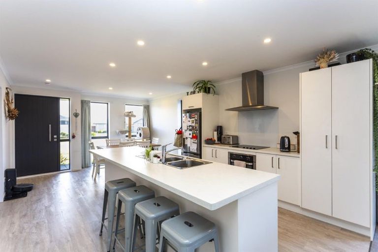 Photo of property in 5 Eric Melrose Lane, Halswell, Christchurch, 8025